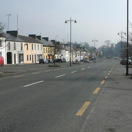 Inviting 4-Bed House In Strokestown Exterior foto