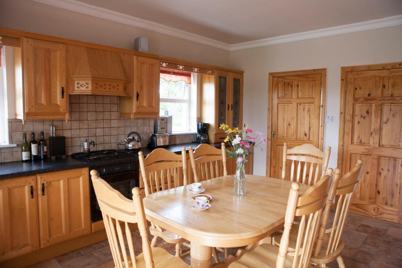 Inviting 4-Bed House In Strokestown Exterior foto