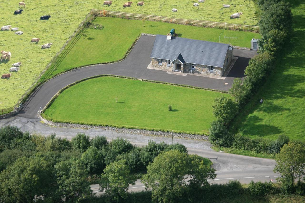 Inviting 4-Bed House In Strokestown Exterior foto