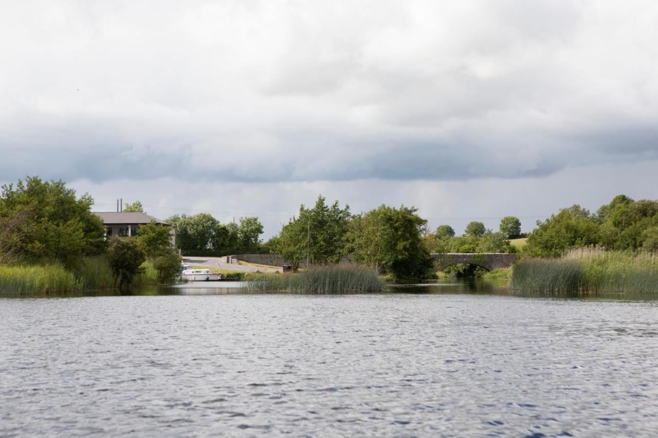 Inviting 4-Bed House In Strokestown Exterior foto